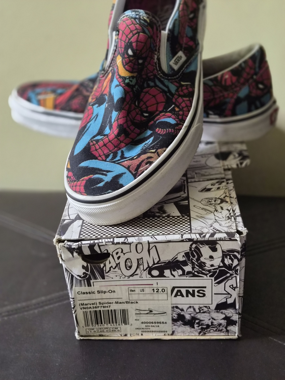 Vans Spider-Man Classic Slip-On - Black/Red/Blue